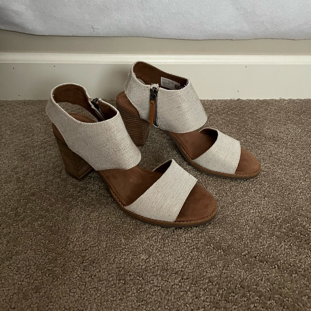 Tom’s heels